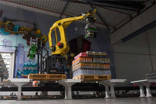 Több mint 750 millió forintból fejlesztette logisztikai folyamatait a Coca-Cola HBC Magyarország