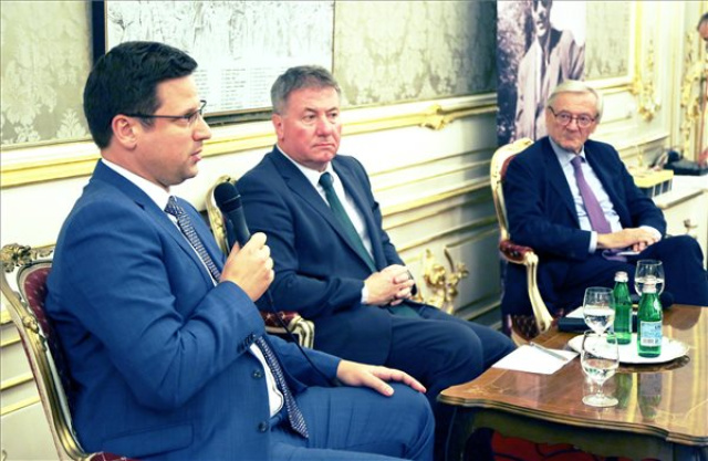 Habsburg Ottóra emlékeztek a bécsi magyar nagykövetségen