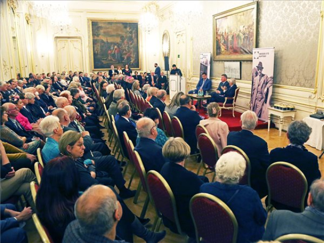 Habsburg Ottóra emlékeztek a bécsi magyar nagykövetségen