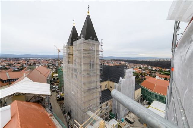 Megújul a veszprémi várnegyed
