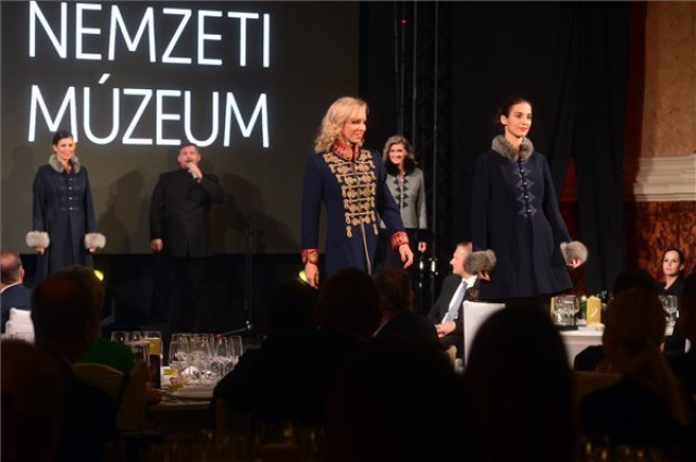 Jótékonysági gálát rendeztek a Covid-árvák megsegítésére a Nemzeti Múzeumban
