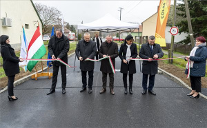 Átadták Rábapatona és Koroncó bekötő útjait