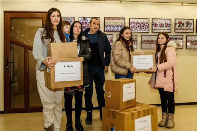 Megérkezett Kárpátaljára a NOE családokat és zeneiskolákat segítő adománya