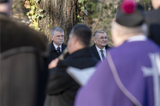 Eltemették Duray Miklóst Losoncon