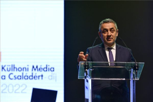 Ambrus Eszter és Nagy-Bozsoky Zsolt, valamint Madocsai Bea kapta megosztva a 2022. évi a Média a Családért-díjat