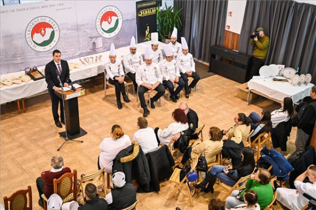 Tizenkét csapat jutott tovább a Magyarország étele 2023. szakácsversenyen