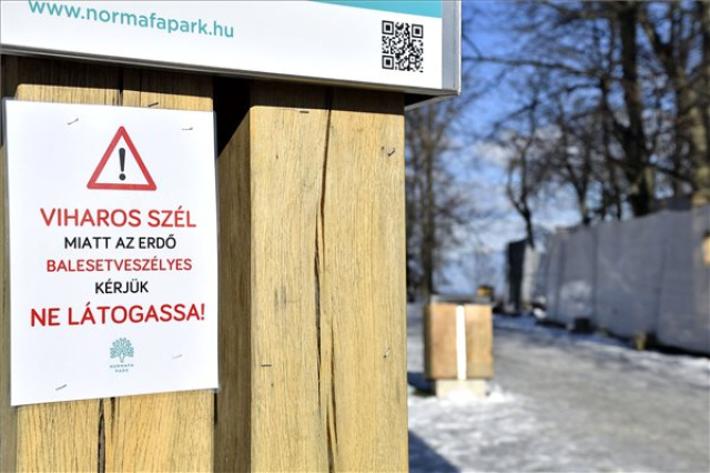 Vihar - Lezárták a Normafát