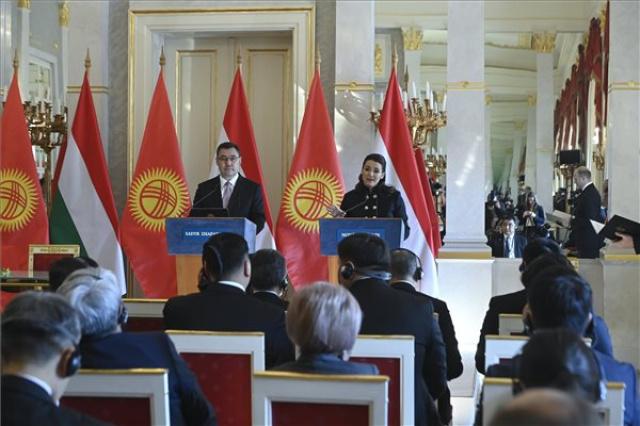 A kirgiz elnök Budapesten