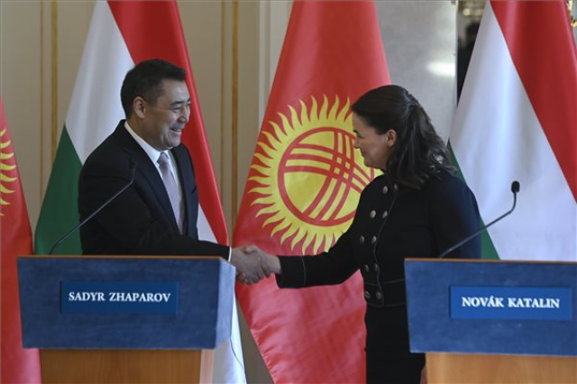 A kirgiz elnök Budapesten
