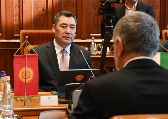 A kirgiz elnök Budapesten