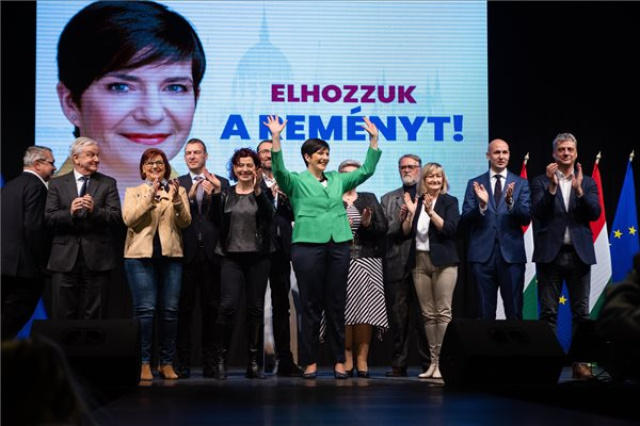 Dobrev Klára a DK pécsi országos nagyrendezvényén 