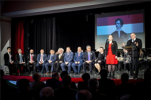 Március 15. - Petőfi 200 - Átadták a nemzetközi műfordítói pályázat nyerteseinek járó díjakat Kiskunfélegyházán