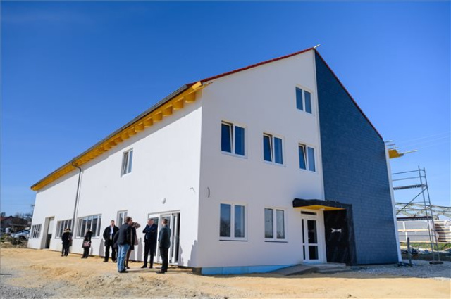 Ács képzőközpontot adtak át Nagyvázsonyban