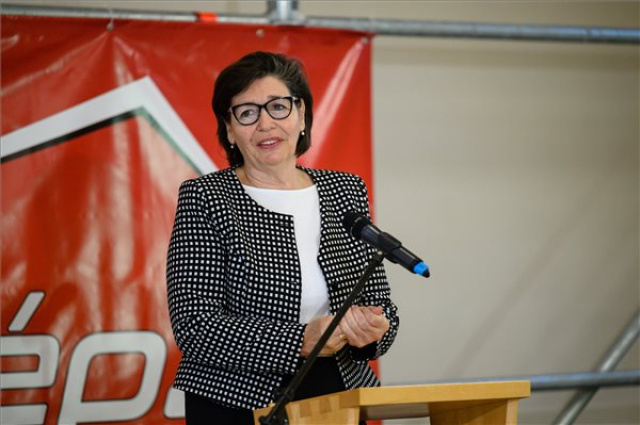 Ács képzőközpontot adtak át Nagyvázsonyban