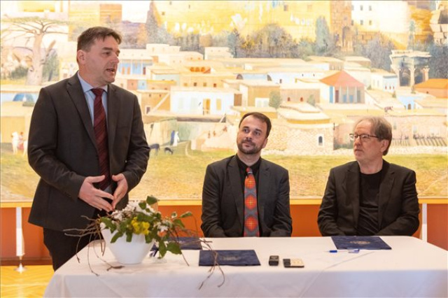 Csontváry170 - Augusztustól újabb tíz éven át Pécsen tekinthetők meg Csontváry Kosztka Tivadar alkotásai