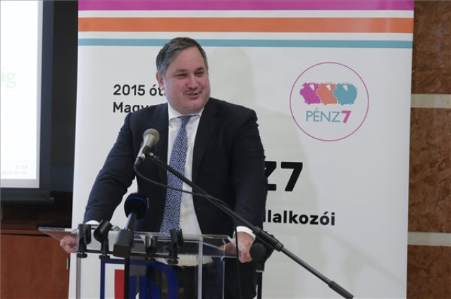 Átadta a pénzügyi kultúra nagykövete díjakat a Magyar Bankszövetség