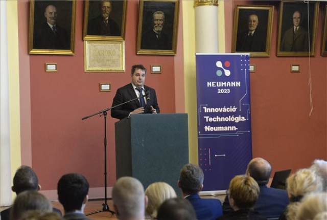 Konferenciát rendeztek a Neumann-emlékév alkalmából