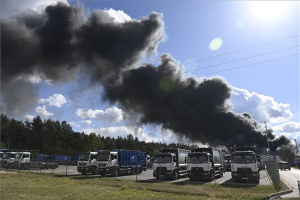 Több ezer négyzetméteren ég egy hulladékfeldolgozó Gyálnál