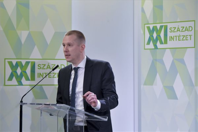 Bemutatták Deák Dániel A Fidesz-recept című könyvét