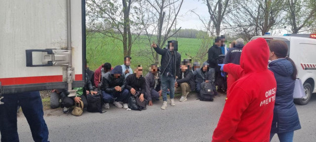 Migránsok Kisteleknél