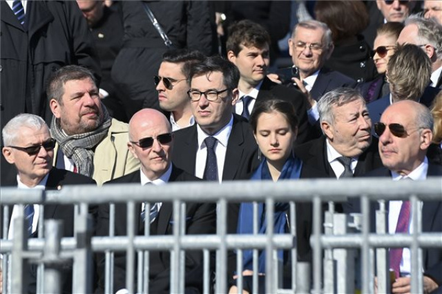 Pápalátogatás - Szentmise a Kossuth téren