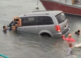 Dodge Grand Caravan baleset Hawaii