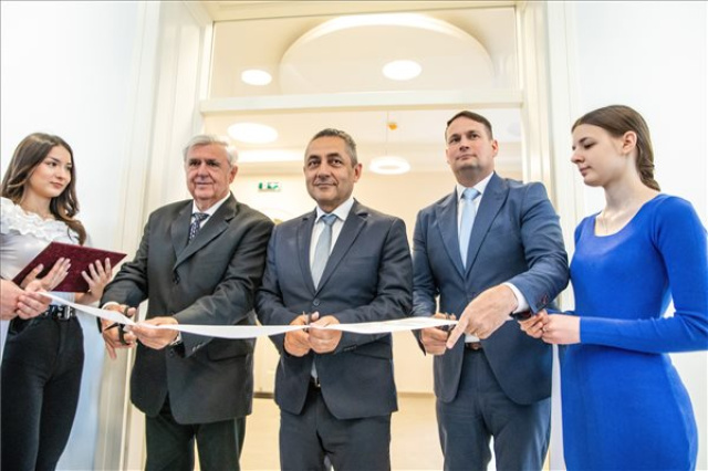 Átadták a felújított kiszsinagógát Zentán