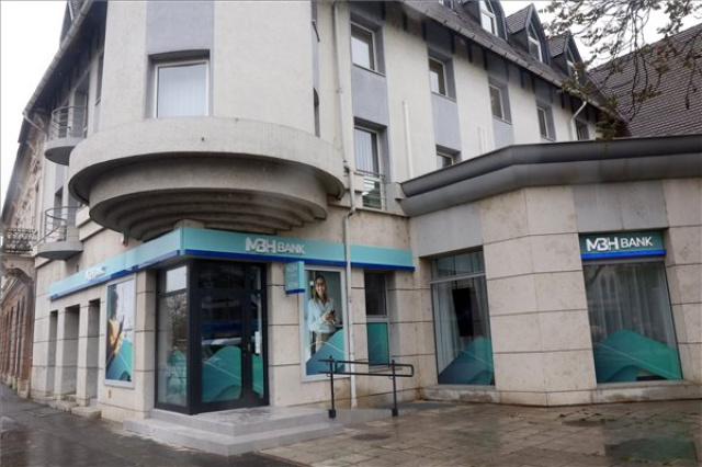 Az MBH Bank átadta első megújított fiókját