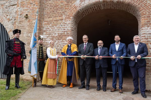 Átadták a megújult szigetvári Zrínyi-várat