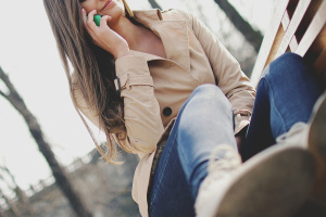 mujer al telefono
