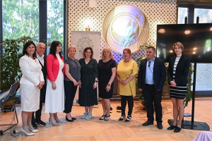 Átadták a Páratlan szülő díjakat az Egyszülős Központban