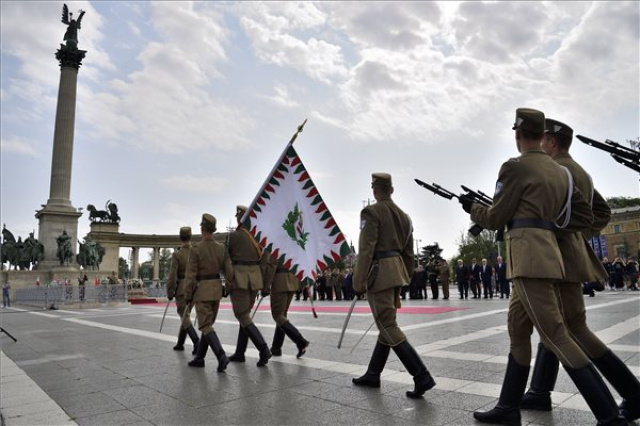 A magyar hősök emlékünnepe Budapesten