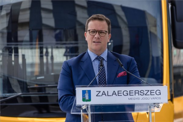 Elektromos buszokat adtak át Zalaegerszegen