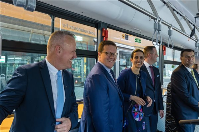 Elektromos buszokat adtak át Zalaegerszegen