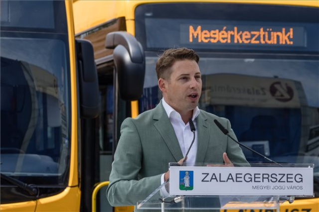 Elektromos buszokat adtak át Zalaegerszegen