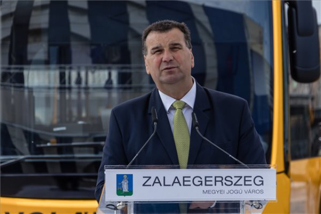 Elektromos buszokat adtak át Zalaegerszegen