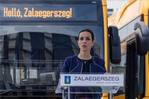 Elektromos buszokat adtak át Zalaegerszegen