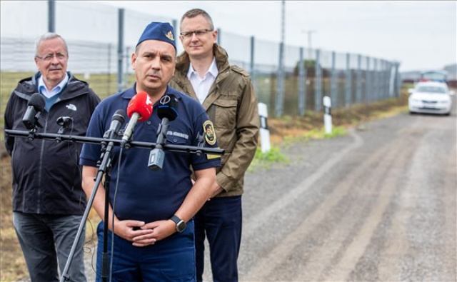 Illegális bevándorlás - Befejeződött a déli határzár megerősítése