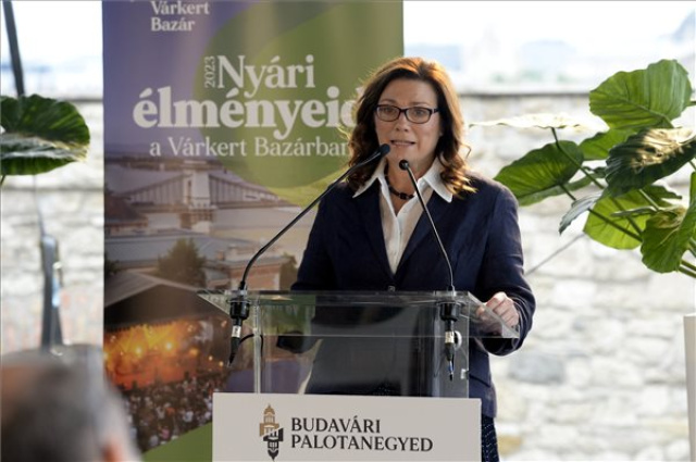 A Balaton-part építészeti emlékeit mutatja be a Várkert Bazár új kiállítása