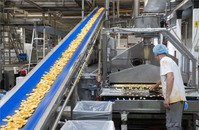 Fejleszti győri gyárát az Intersnack Magyarország