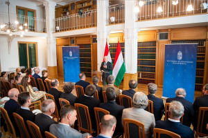 Csák János egyetemi tanári kinevezéseket adott át a Kulturális és Innovációs Minisztériumban