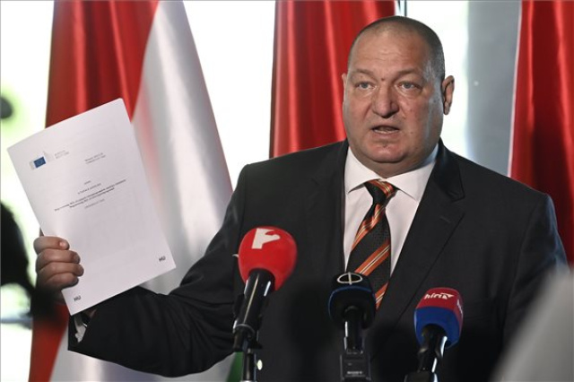 Németh Szilárd: Magyarország megvédi a rezsicsökkentés intézményét