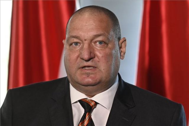 Németh Szilárd: Magyarország megvédi a rezsicsökkentés intézményét