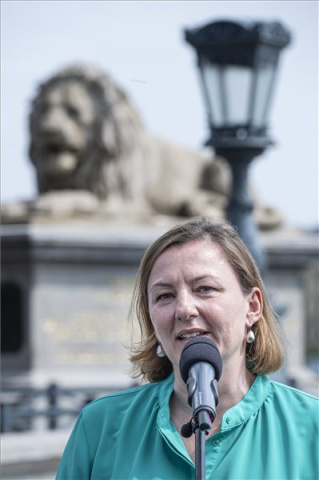 Átadták a megújult Lánchidat 