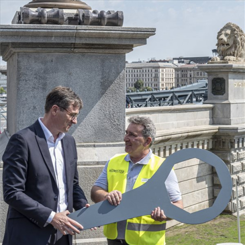 Átadták a megújult Lánchidat 