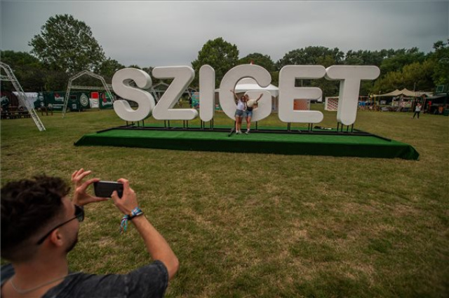 Sziget - Érkeznek a fesztiválozók