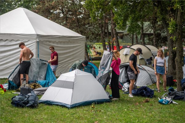 Sziget - Érkeznek a fesztiválozók