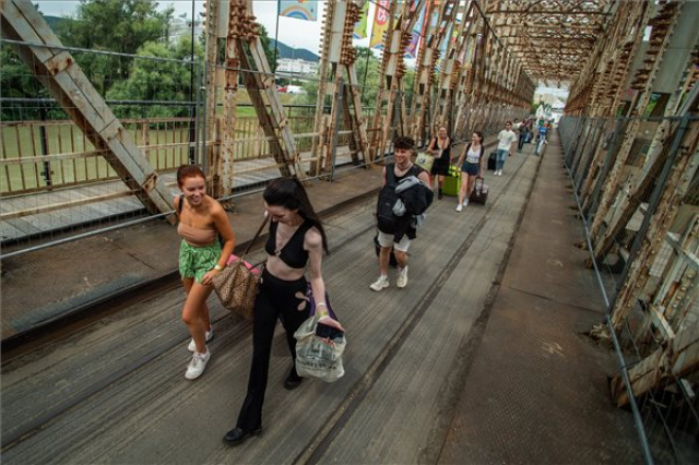 Sziget - Érkeznek a fesztiválozók