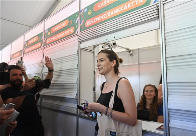 Sziget - Egy magyar nő lett a fesztivál a tízmilliomodik látogatója