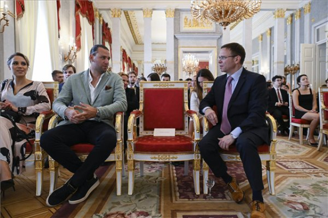 Stipendium Peregrinum ösztöndíjakat adott át Novák Katalin